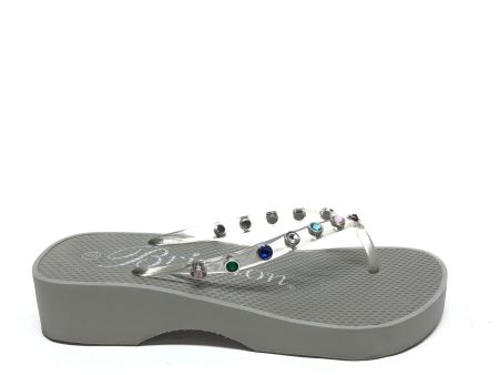 Sandals Flip Flops By Brighton In Grey, Size: 6 For Discount