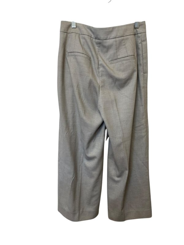 Pants Cropped By White House Black Market In Grey, Size: 6 on Sale